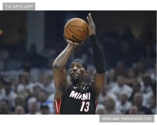 阿德巴约护框出色，热火防守体系见成效