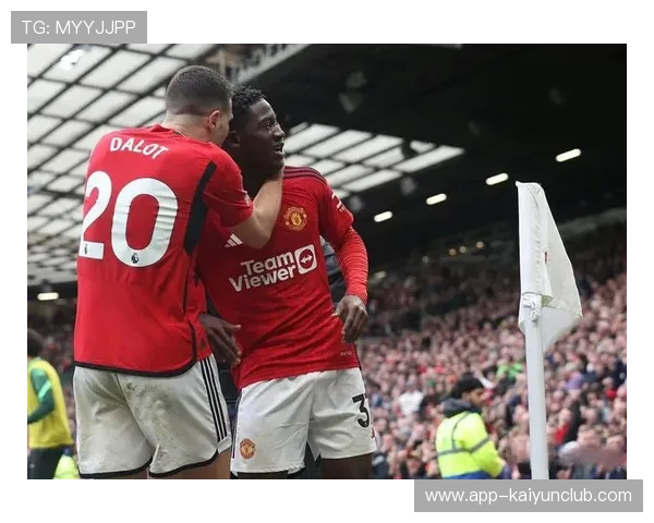 曼联踢出了老派英式味道，那种拼劲又回来了，曼联老将比赛